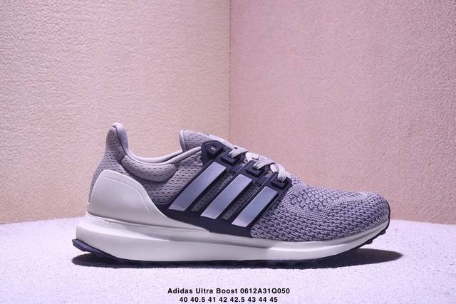 公司级阿迪达斯Adidas Ultra Boost休闲运动慢跑鞋 Adidas 最强跑鞋 Ultraboost 的影响力仍驰骋于业界，进入下半年之后，对于 的展