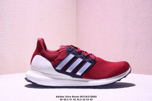 公司级阿迪达斯Adidas Ultra Boost休闲运动慢跑鞋 Adidas 最强跑鞋 Ultraboost 的影响力仍驰骋于业界，进入下半年之后，对于 的展