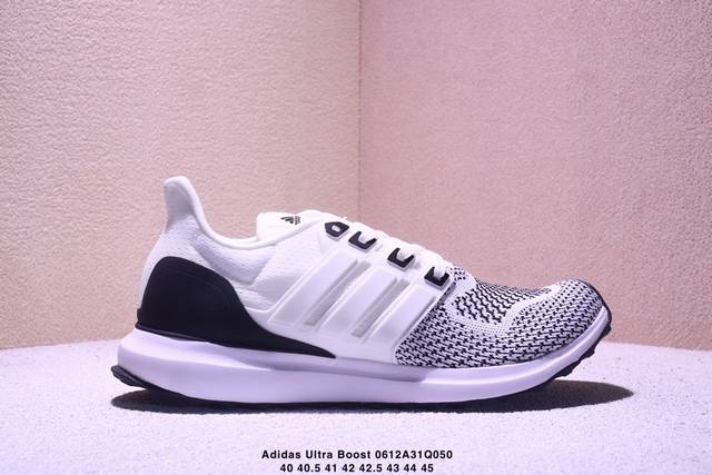 公司级阿迪达斯Adidas Ultra Boost休闲运动慢跑鞋 Adidas 最强跑鞋 Ultraboost 的影响力仍驰骋于业界，进入下半年之后，对于 的展