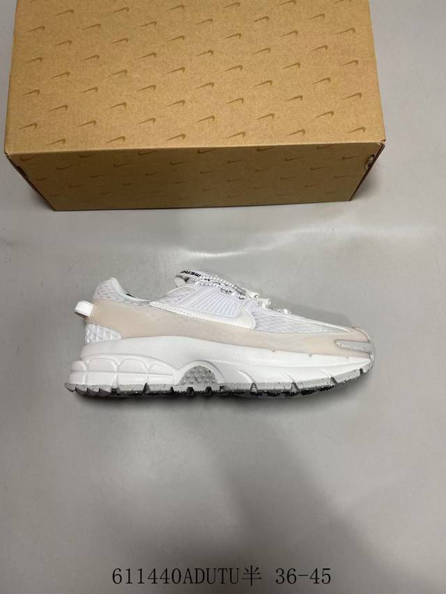 耐克Nike Zoom Vomero 5 Sp Vast Grey Sail 马拉松V5复古跑五代休闲运动慢跑鞋 货号 Hq2181-200 611440Adu