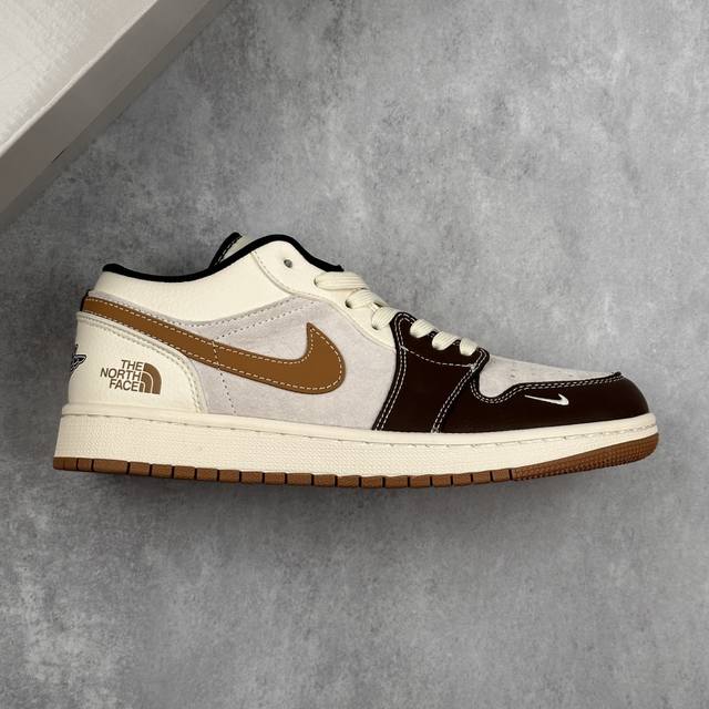 本地 核心私 公司级Nike Air Jordan 1 Low Aj1乔1 北面联名 低帮休闲板鞋 市场唯一独家头层皮打造 原鞋原档案开发 原厂皮料 原档冲孔鞋