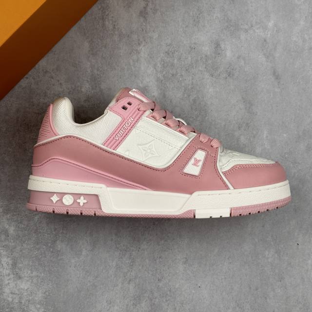本地 核心私 路易威登Louis Vuitton Trainer Sneaker Low 低帮复古休闲运动文化百搭篮球板鞋 男女鞋采用移膜纤维牛剖革组合牛仔提花