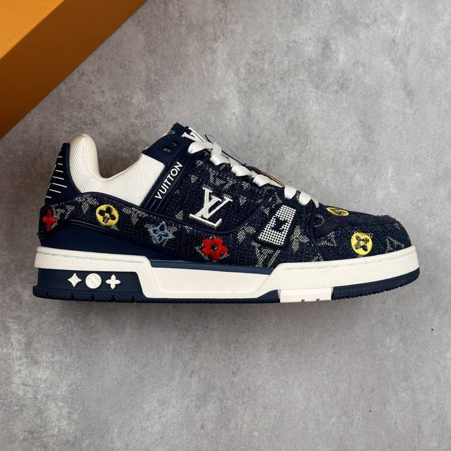 本地 核心私 路易威登Louis Vuitton Trainer Sneaker Low 低帮复古休闲运动文化百搭篮球板鞋 男女鞋采用移膜纤维牛剖革组合牛仔提花