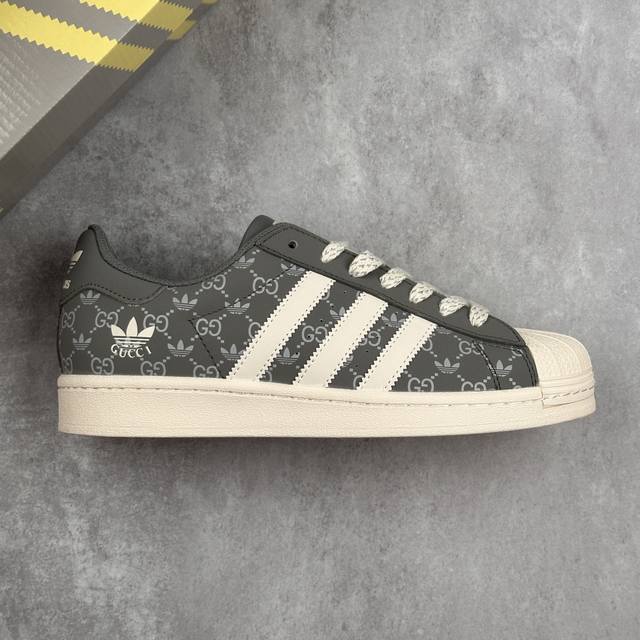 本地 核心私 Adidas Originals Superstar X Gucci 灰白满天星 低帮休闲运动板鞋 采用全新头层拼接皮革材质 后跟采用特色3D立体