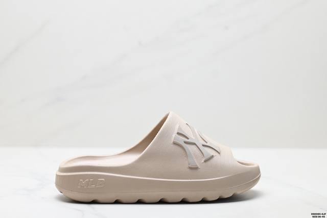 公司级Mlb 纽约洋基队 Skipper Slide 百搭舒适 防滑防磨一字拖鞋 货号:3Alps0153 尺码:36-45 Id:Dsd085-Gjf