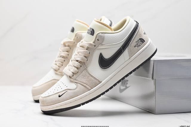 公司级Nike Air Jordan 1 Low Aj1乔1低帮休闲板鞋 同步官方配色 市场唯一独家头层皮打造 原鞋原档案开发 原厂皮料 原档冲孔鞋头 正确满胶