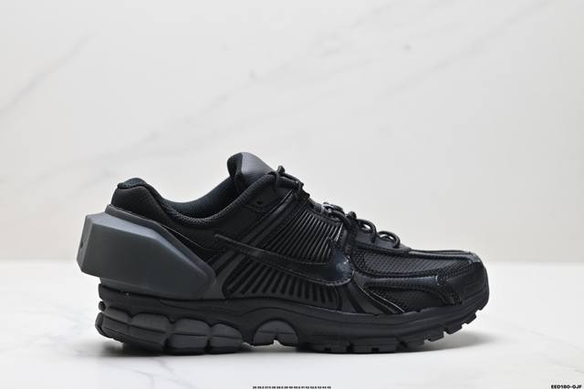 公司级A-Cold-Wall* X Nike Air Zoom Vomero 5 + 刮刮乐 Acw 耐克 低帮老爹鞋 以Nike在2010年推出的Nike Z