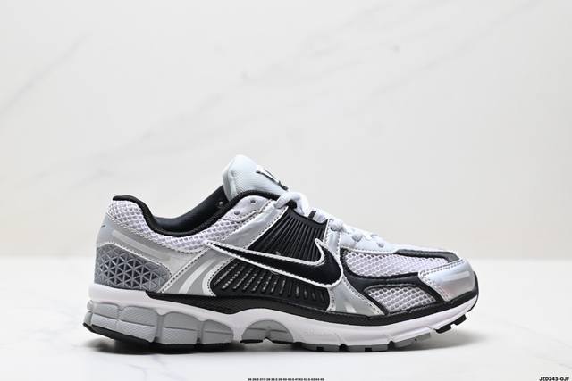 真标耐克Nike Zoom Vomero 5 马拉松复古跑五代休闲运动慢跑鞋 货号:Fj4151-004 码数:36 36.5 37.5 38 38.5 39