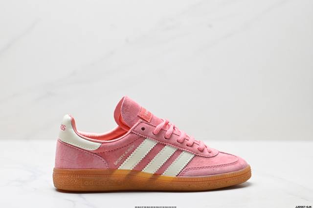 公司级Adidas Handball Spezial 阿迪达斯经典款 复古休闲板鞋 全鞋采用反毛皮制作 牛筋耐磨大底 承载青春情怀的板鞋 经典三条杠装饰鞋侧 品