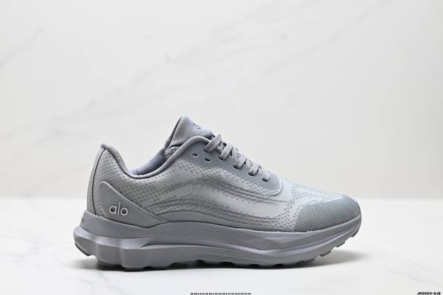 真标Alo Yoga Alo Runner 舒适百搭防滑透气 低帮跑步鞋 尺码:36 36.5 37.5 38 38.5 39 40 40.5 41 42 42