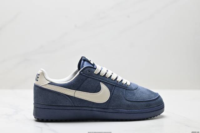 真标耐克Nike Field General 82 Sp低帮复古休闲板鞋跑步鞋 Nike Field General 82 以复古篮球鞋的设计灵感重磅回归，融合