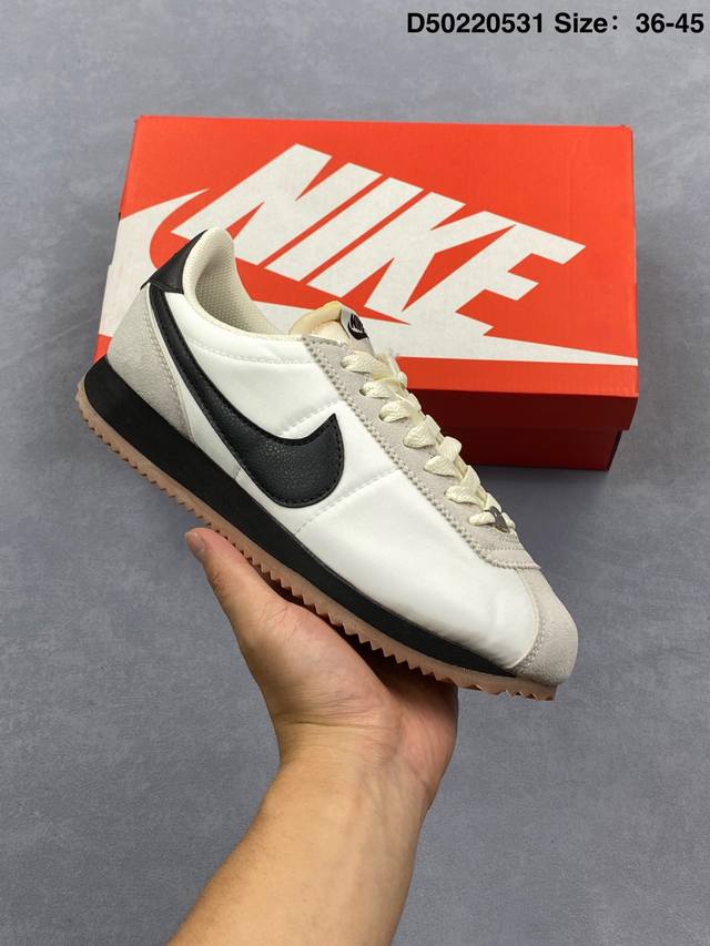 耐克Nike Classic Cortez Nylon Pren 全新配色经典阿甘休闲跑步鞋 纯粹而执着的精神，使得Cortez种在了一代人的心里，无论是否喜欢