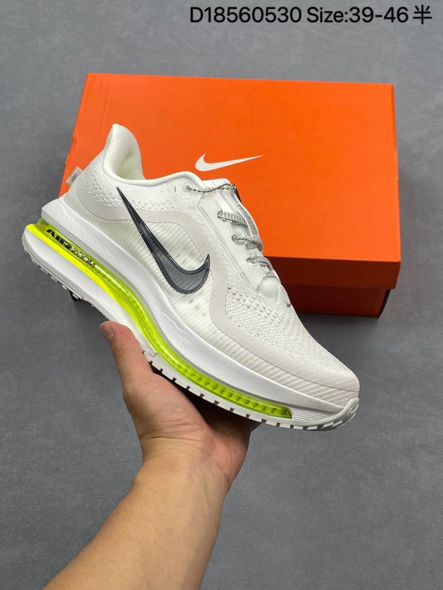 公司级Nike Pegasus Premium Atmosphere 粉色 全掌可见的Air Zoom首次在Pegasus系列中出现，模仿了Vaporfly的碳