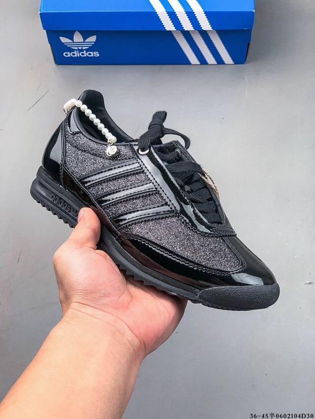 公司级！阿迪达斯Adidas Sl 72 Rs 全新重置版本，将这款复古鞋型用尼龙材质呈现，最终拼接麂皮材质，让该鞋型上脚既有舒适透气性又有满满的复古质感 06
