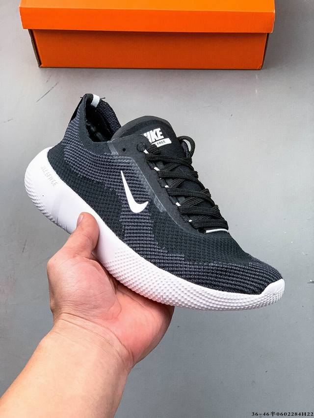 公司级！耐克 Nike Free 2025 新款轻便缓震透气训练跑鞋 全新上市的 Nike Free 2025 采用经典的黑白配色，展现简约而充满动感的风格。鞋
