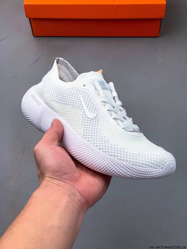 公司级！耐克 Nike Free 2025 新款轻便缓震透气训练跑鞋 全新上市的 Nike Free 2025 采用经典的黑白配色，展现简约而充满动感的风格。鞋