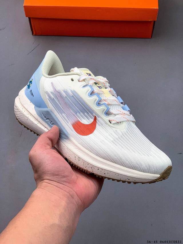 集图 耐克Nike Zoom Winflo 10 登月W10轻质透气休闲运动跑步鞋。升级中底为Cushlon St，材质上更显得轻盈透气，耐磨性提高同时也使运动