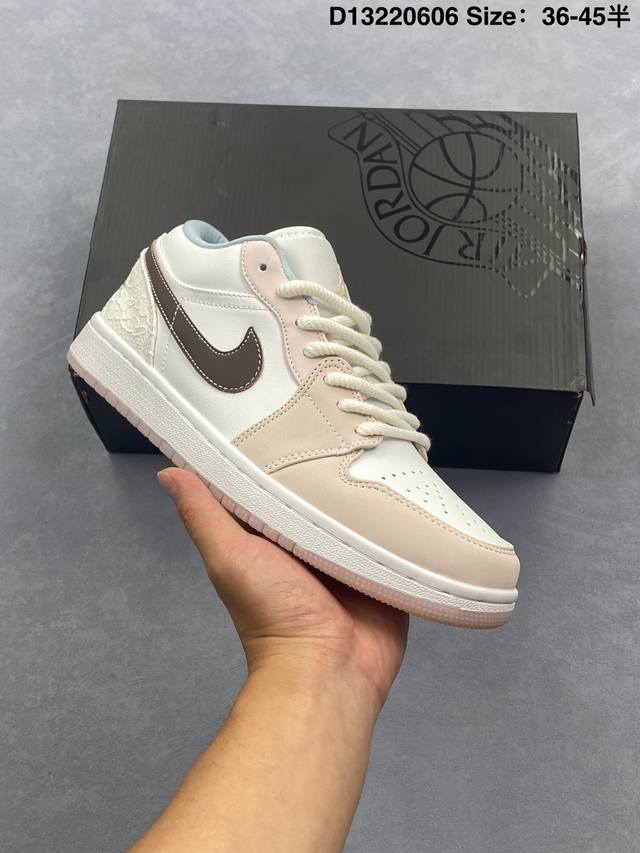 真标Nike Air Jordan 1 Low Aj1乔1低帮休闲板鞋 同步官方配色 官方货号:Ib8859-101 Size:36 36.5 37.5 38