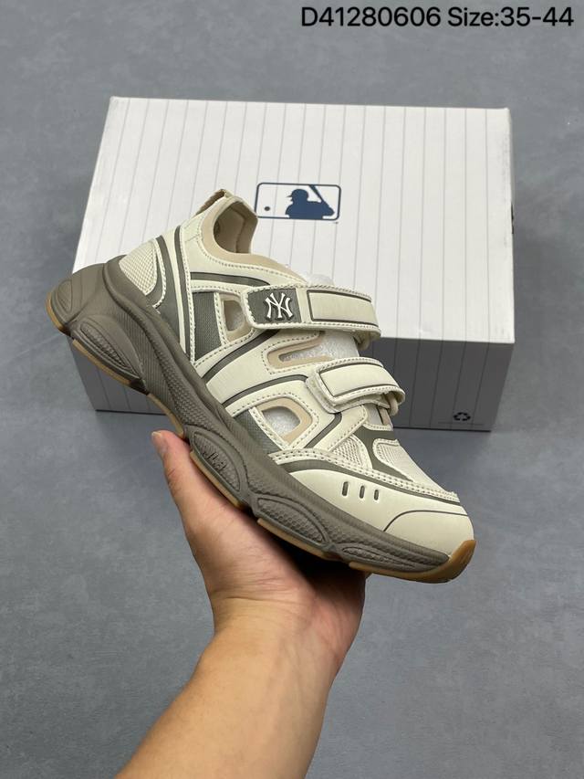 公司级Mlb Sandal Chunky Mask Eva Street Style Logo 防滑耐磨 运动凉鞋 货号:3Asdch133 尺码:35 36