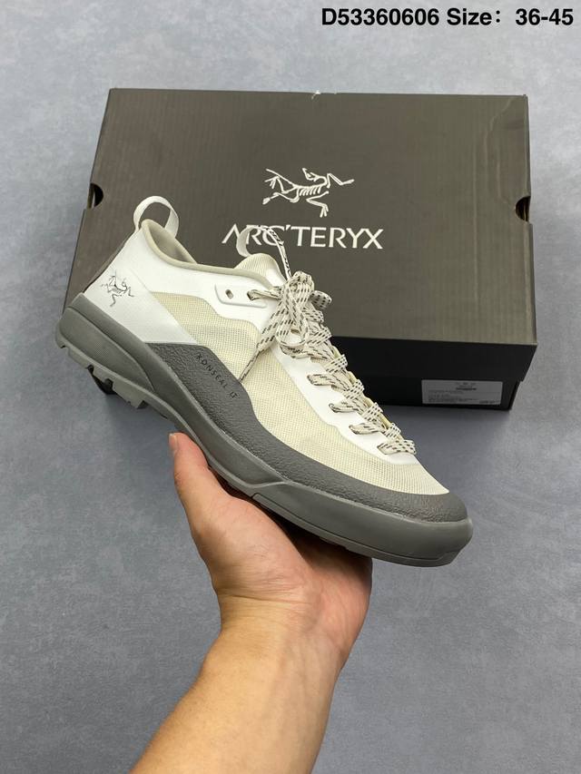 Arcteryx始祖鸟 Konseal Lt 徒步鞋 3D 成型橡胶鞋头保护脚趾，一体式鞋带系统提升包裹性，插角布鞋舌防止碎屑进入。 货号：077218-497