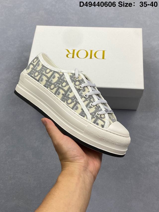原单渠道芯片版本 Dior 全新刺绣系列 Dior 迪奥21S 小红书春季走秀爆款 全网力推单品 全网热销中 Dior Logo 3D帆布“Christian