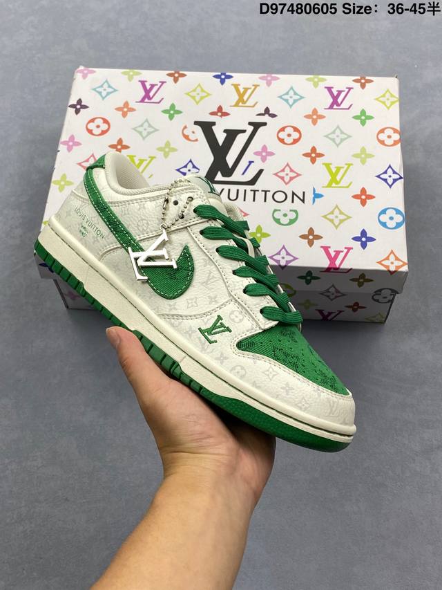 耐克Nike Dunk Low 扣篮系列 复古低帮休闲运动滑板板鞋采用脚感柔软舒适Zoomair气垫有效吸收滑板等极限运动在落地时带来的冲击力 为街头运动者们提