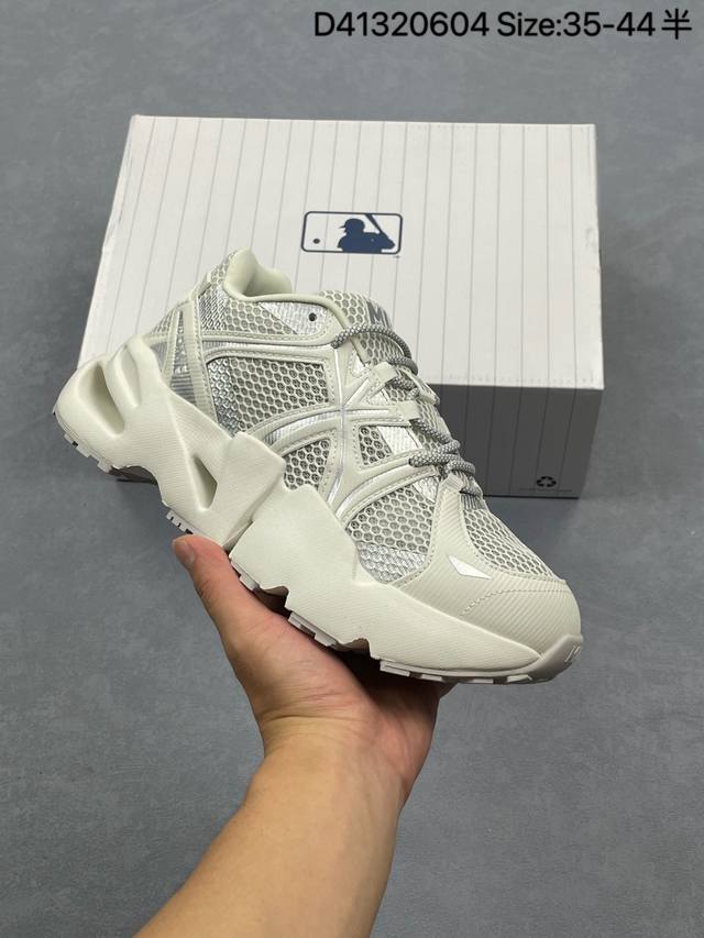 Mlb Chunky Jogger 时尚亮面潮流百搭休闲运动厚底增高科技感防滑耐磨 低帮 休闲跑步鞋 男女同款 白色 货号：3Arnm015N Gp40 尺码：