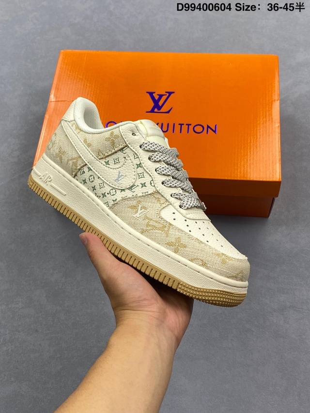 耐克Nike Air Force 1 ‘07空军一号低帮百搭休闲运动板鞋。柔软、弹性十足的缓震性能和出色的中底设计，横跨复古与现代的外型结合，造就出风靡全球三十