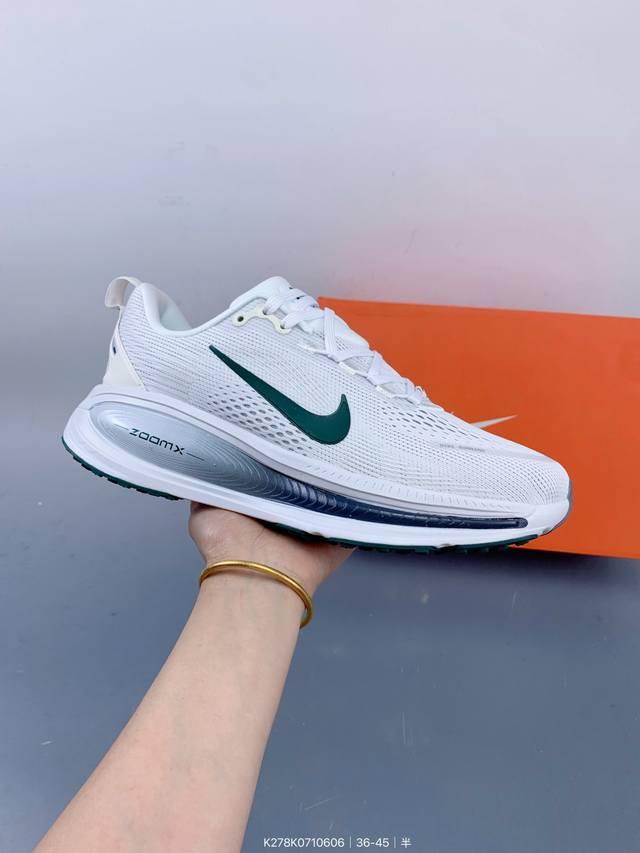 造舒适迈步体验,助力日常畅跑！耐克Nike Vomero 18 Zoomx佛莫罗18代系列低帮轻质缓震透气休闲跑步鞋 Size：如图 编码：K278K07106