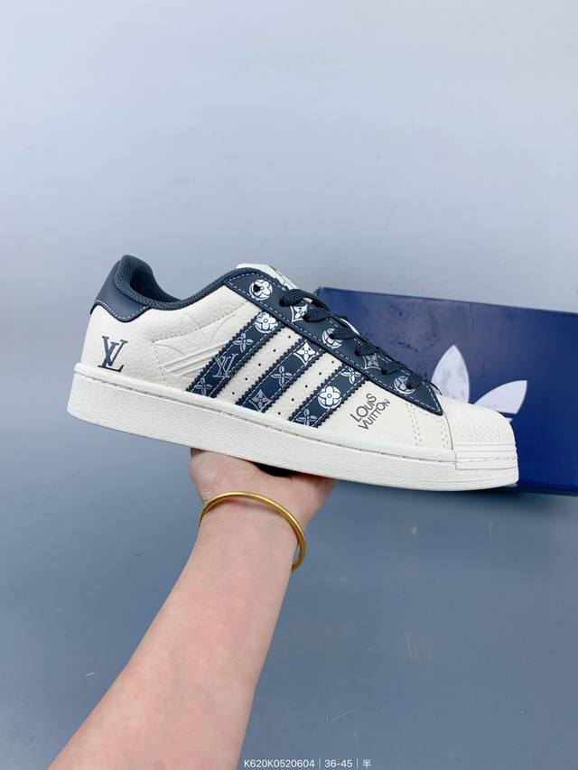 Adidas Originals Superstar 经典配色 经典贝壳头官网同步 实拍首发渠道正品订单 诠释市场最高工艺水平区别市面普通真标版本，进出专柜无压