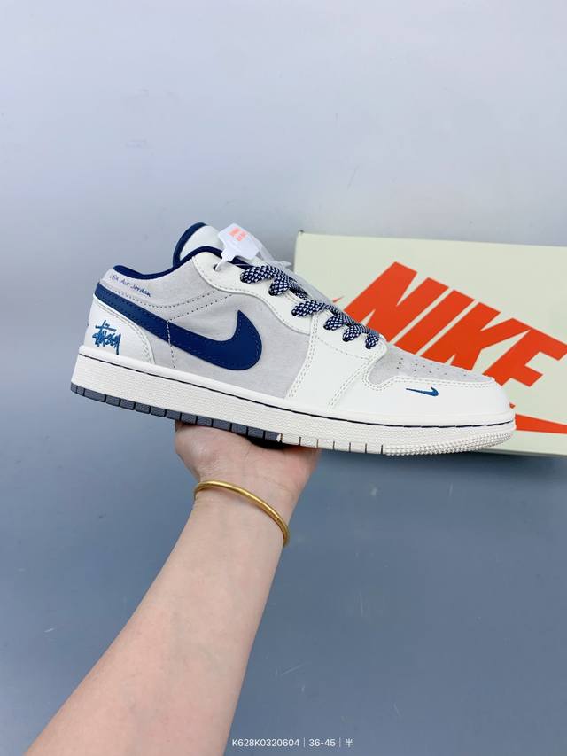 公司级 Nike Jordan Air Jordan 1“斯图西联名 灰蓝勾” 高端定制 低帮 复古 减震 防滑 耐磨 篮球鞋 定制鞋盒 大厂纯原品质出货 超高