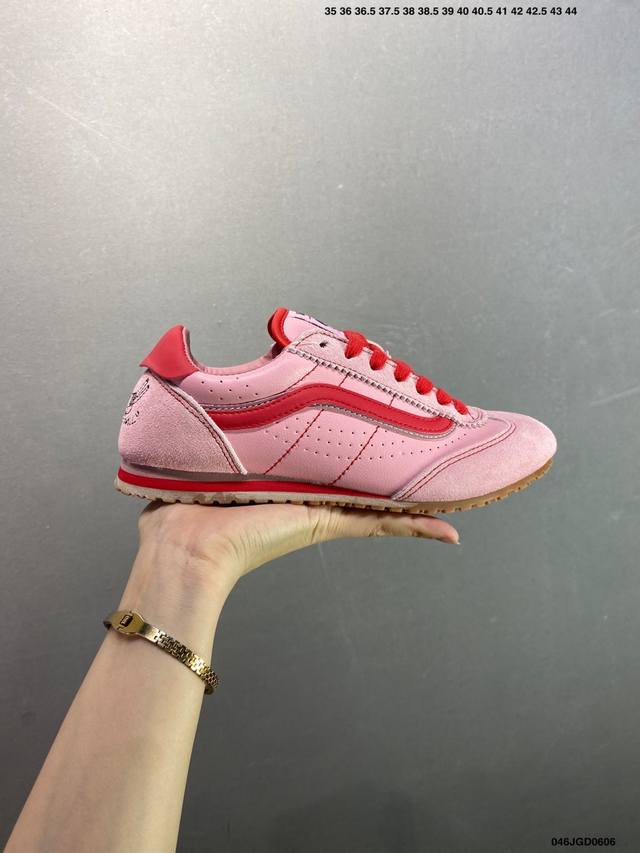 Vans Classics Knu Skool 苏格兰格纹拼接 厚鞋舌面包鞋 Vans联名超火的土豆鞋，复古经典，鞋头放大、包边上移加厚、鞋舌加厚。Vans C