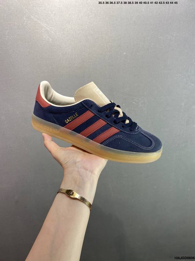 Ad Gazelle Indoor Trainers 羚羊内训系列低帮复古百搭休闲运动德训风板鞋 Jh5403 90年代经典的复刻版！自60年代以足球训练鞋面世