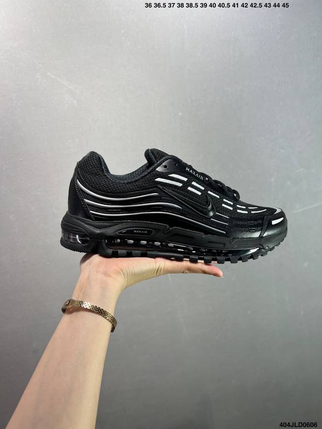 公司级Comme Des Garcons Homme Plus X Nk Air Max Tl 2.5 Pack 川久保玲联名气垫跑鞋 鞋款采用透气网眼布和皮革