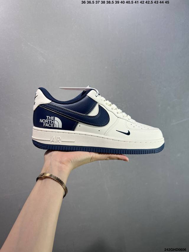公司级Nike Air Force1 07 Low 定制空军 #原楦头原纸板 打造纯正空军版型 #专注外贸渠道 全掌内置蜂窝气垫 #原盒配件 原厂中底钢印、拉帮