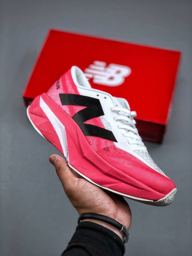 Stone Island X New Balance Fuelcell 轻量跑鞋超轻量化低帮休闲运动慢跑鞋 #原楦原纸版开发版型 采用超轻透气3D针织网眼材料结