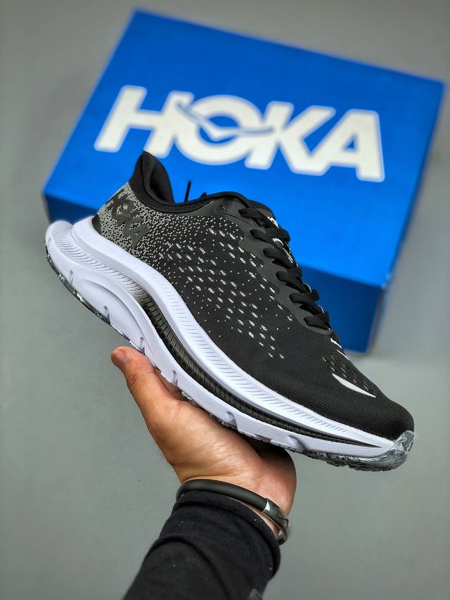 Hoka M Kawana 全新配色 这个品牌来自于新西兰的毛利语，Hoka表示大地，One One表示飞越，连起来就是飞越地平线，One One不是读作“万万