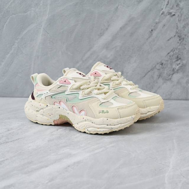 Fila 斐乐蕨草鞋Fern女鞋运动鞋 秋新款户外老爹鞋反光休闲鞋 Fm 货号：F12W411116Fts 尺码：35.5 36 36.5 37.5 38 38