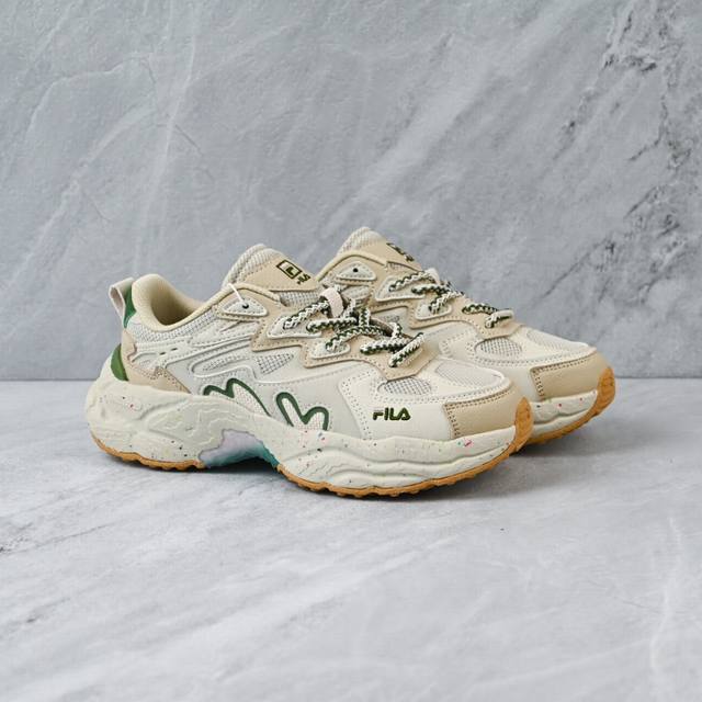 Fila 斐乐蕨草鞋Fern女鞋运动鞋 秋新款户外老爹鞋反光休闲鞋 Fm 货号：F12M411116Fsc 尺码： 39 40 40.5 41 42 42.5
