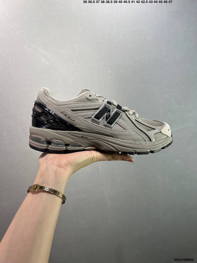 公司级New Balance M1906系列复古单品宝藏老爹鞋款 公司级版本复古元素叠加 质感超级棒 楦版型材料细节做工精细 作为Nb最经典的档案鞋型之一 与