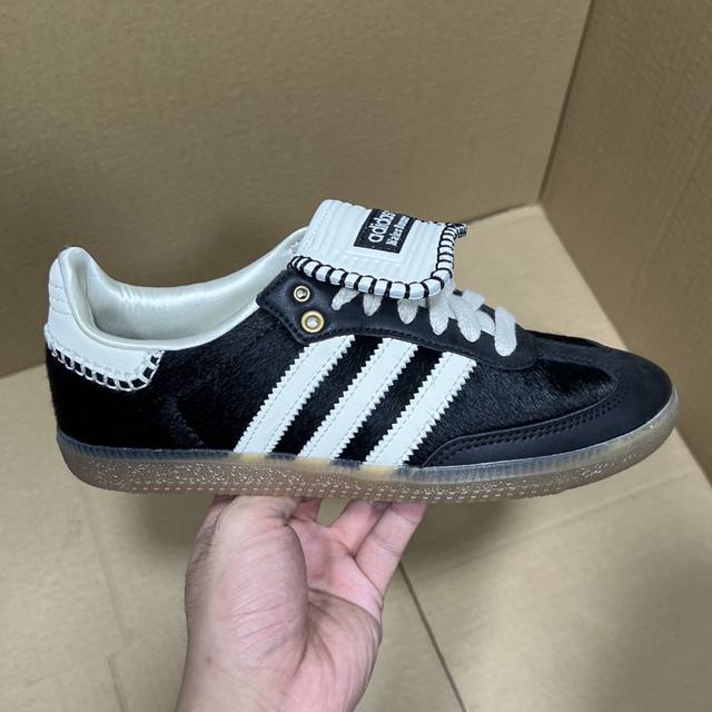 618福利预热首发！ Kz神版德训特价！ 尺码35-45！老牌大厂，品质如何就不多说了！也是市场热门版本，直接开冲！