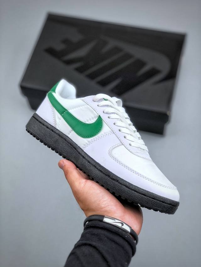 Nike Field General 低帮复古联名篮球鞋 低帮复古联名篮球鞋引领潮流的Union La再次大胆挑战设计界限 倾力重塑 注入多元且极具辨识度的品牌