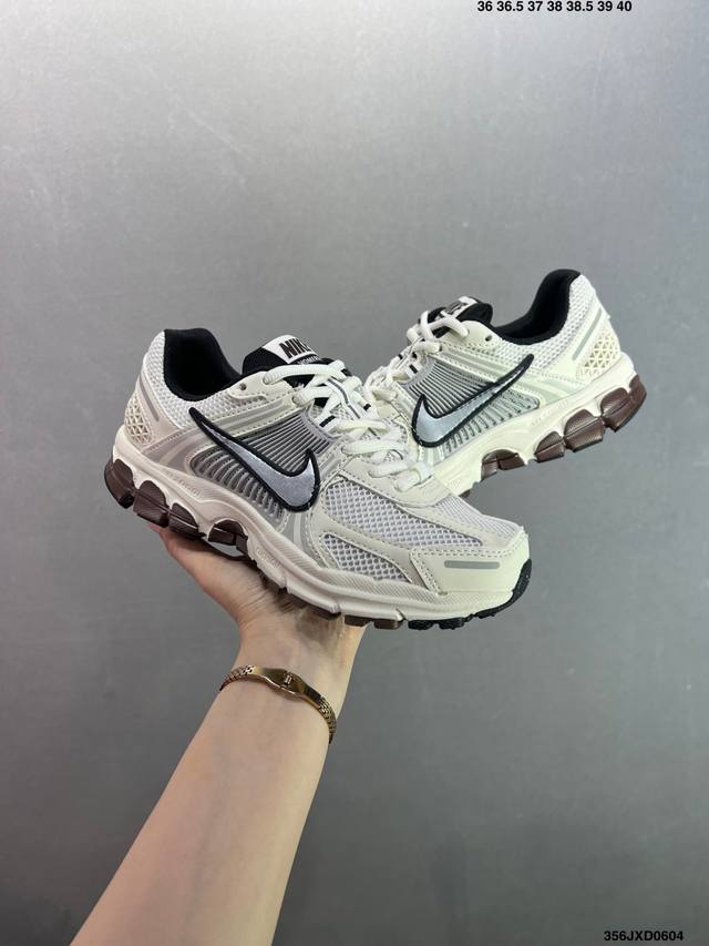 公司级耐克Nike Zoom Vomero 5 马拉松复古跑五代休闲运动慢跑鞋 货号:Bv1358-002 码数:36 36.5 37.5 38 38.5 39