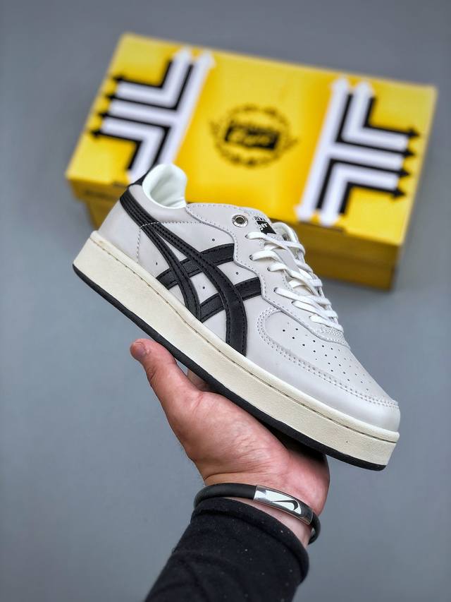 亚瑟士 鬼冢虎 Onitsuka Gsm Sd 复古中性运动鞋 货号：1183A803-101尺码：36 37 38 39 40.5 41.5 42 43.5