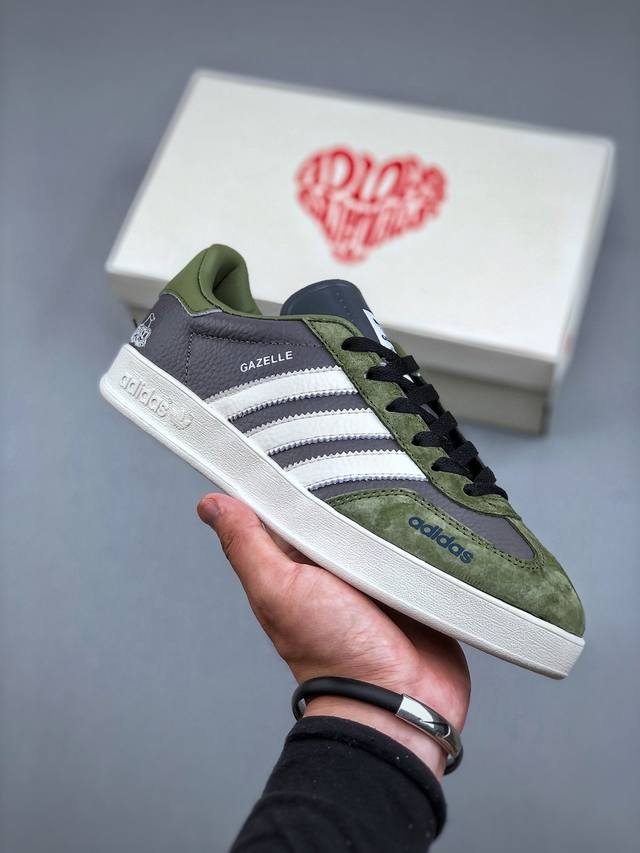 F版 海外爆款限量发！高端定制 Ad Gazelle Indoor Trainers 古驰联名---深灰军绿 原厂定制长毛翻毛皮组合环保纤维革鞋面材质 内置环保