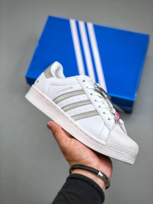 Adidas Originals Superstar 2代 2025全新版本 贝壳头官方同步 渠道正品订单 诠释市场最高工艺水平贝壳头经典小白板鞋 专柜上架同步