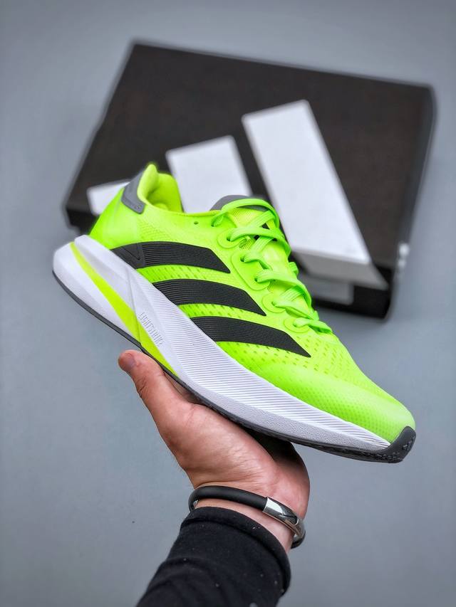 Adidas Duramo Speed 2 轻量跑鞋 清风系列 复古网面透气跑步鞋 缓震透气 落地轻快高度回弹的脚感落地稳定性出色 简约时尚的设计和配色 柔软舒