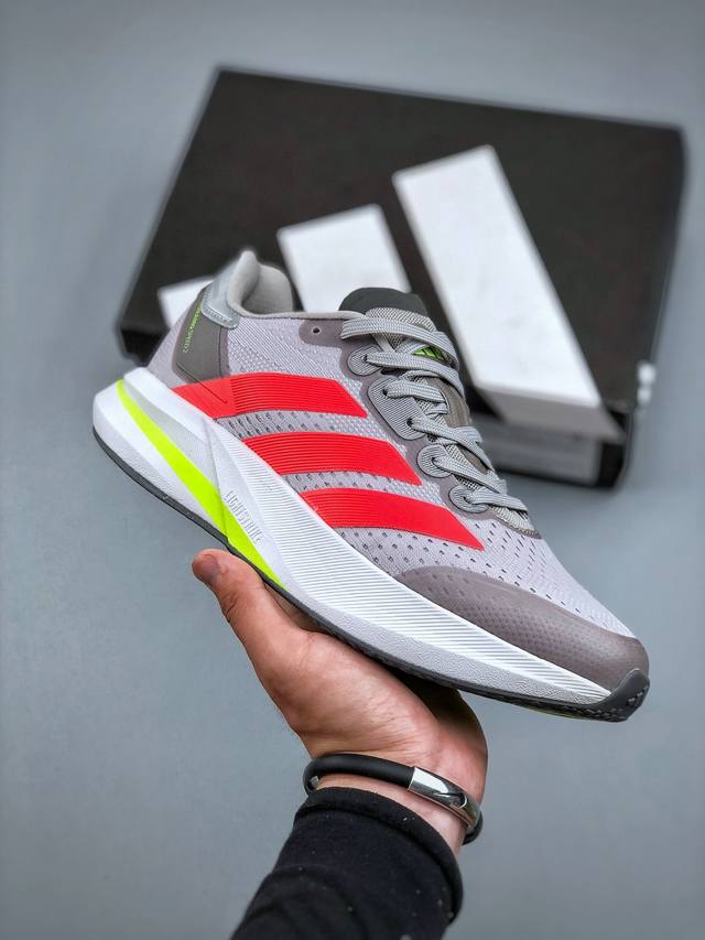 Adidas Duramo Speed 2 轻量跑鞋 清风系列 复古网面透气跑步鞋 缓震透气 落地轻快高度回弹的脚感落地稳定性出色 简约时尚的设计和配色 柔软舒