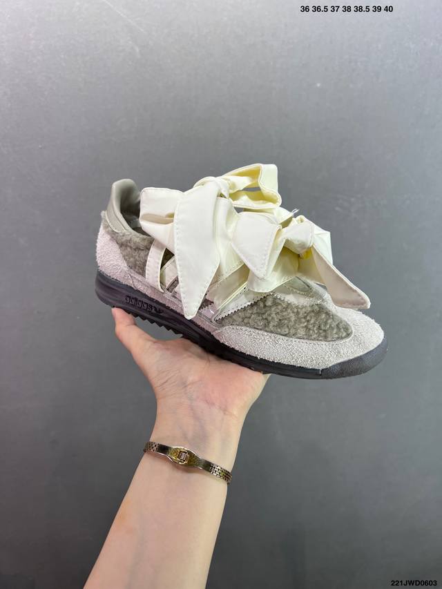 公司级Ad Wmns Sl72 Og 系列德训足球风百搭低帮休闲运动板鞋 Jq8736 采用高弹Eva+Model+Rb三层组合底 区别市面Rb一体大底 三层组