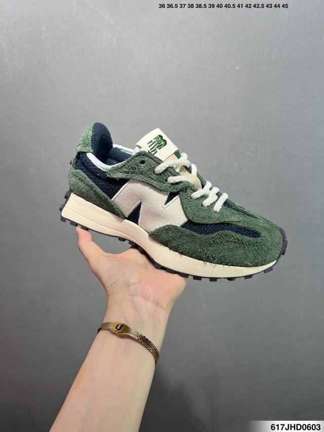 New Balance Ms327 复古休闲运动慢跑鞋 完美清洁度 全新 New Balance 327 系列，以更纯粹的复古风格设计打造的全新造型。侧身还以解